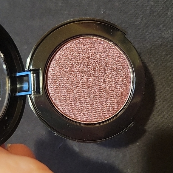 Suva Beauty Shimmer Eyeshadow - Picture 2 of 3
